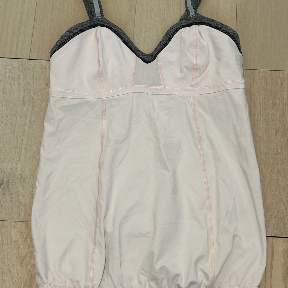 Lululemon Sleeveless Pink and Gray Athletic Shirt Sz 8